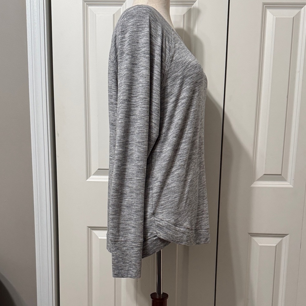 Athleta EUC❤️Gray Knit Relaxed Fit Top. - Picture 2 of 7